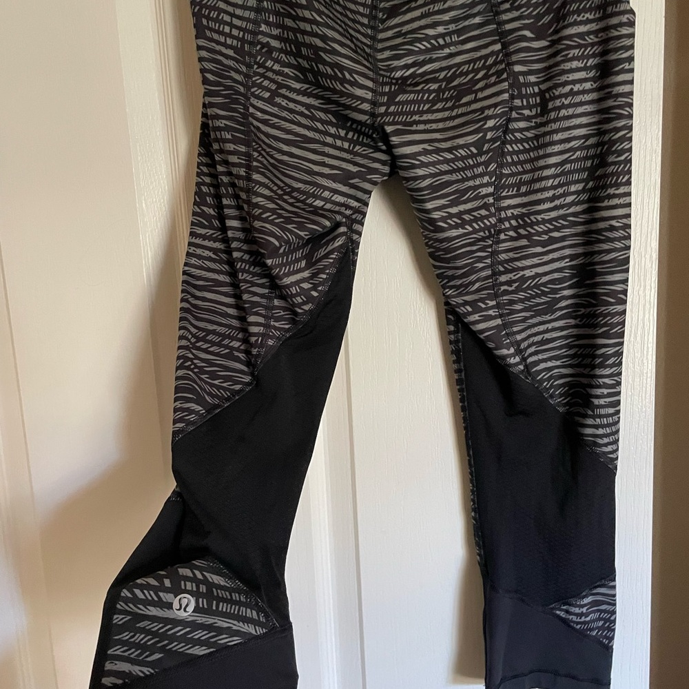 Lululemon - Picture 3 of 3